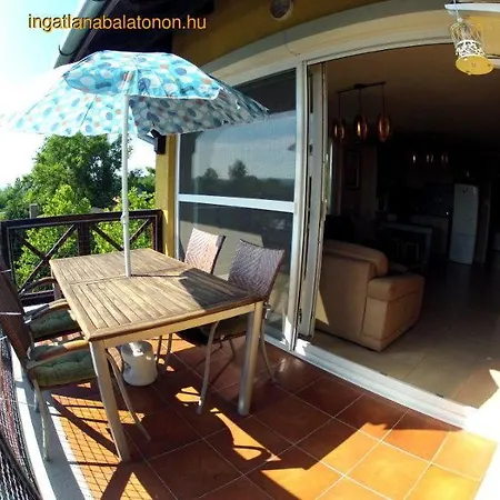 Lägenhet 219 - Gyonyoru, Panoramas Apartmanban Szallas Balatonoszod